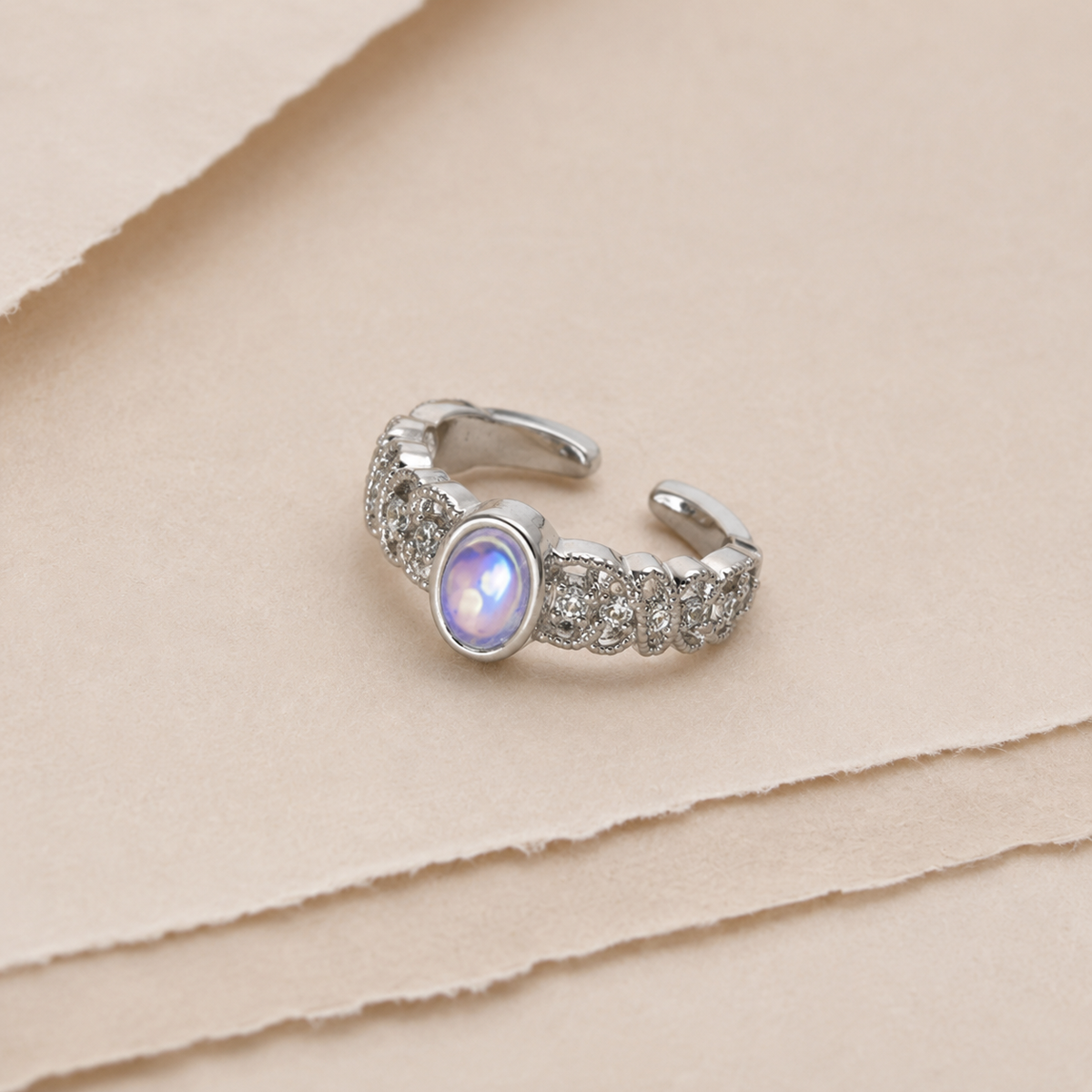 Oval Cabochon Sparkle Ring